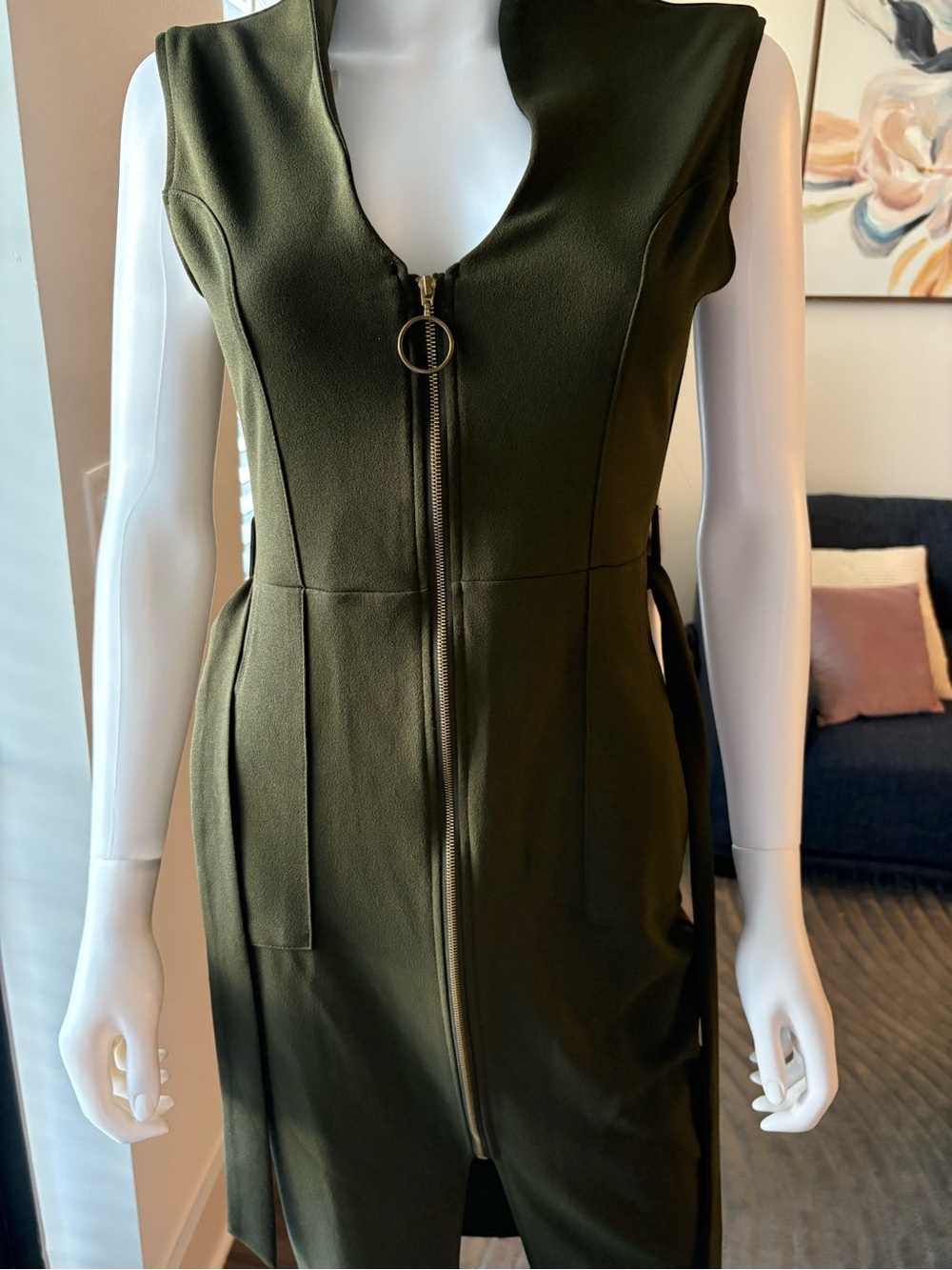 Stunning olive green sleeveless dress with a modern, edgy touch - Picture 6 of 8